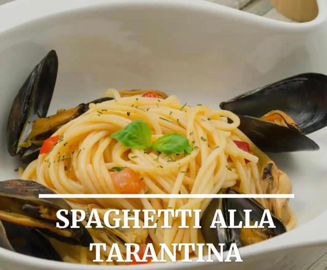 Mo' Affittacamere-Tavola Calda-Caffetteria Monteiasi Bagian luar foto